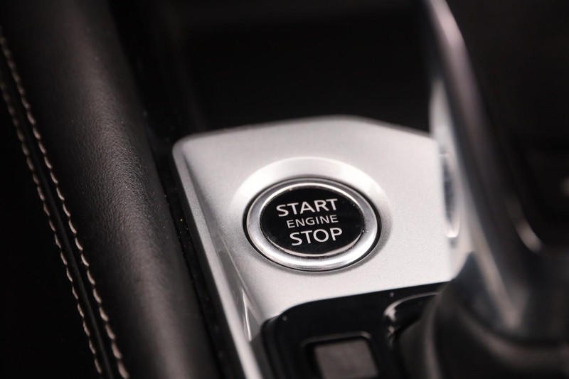 Nissan Altima Vehicle Full-screen Gallery Image 14