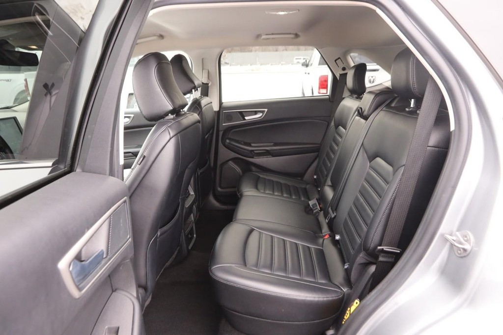 Ford Edge Vehicle Image 09