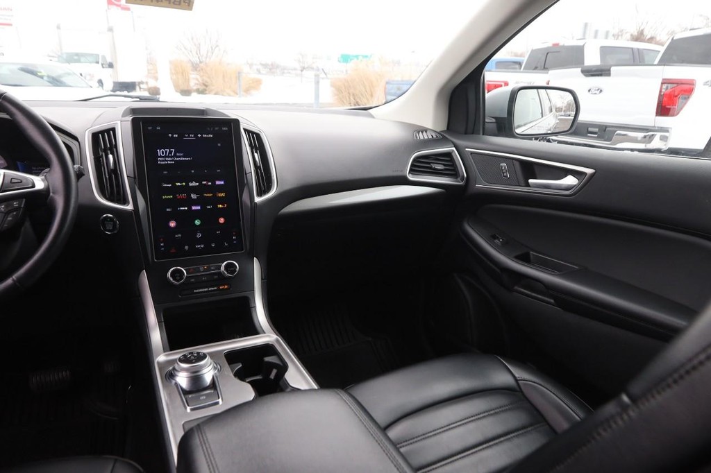 Ford Edge Vehicle Image 23