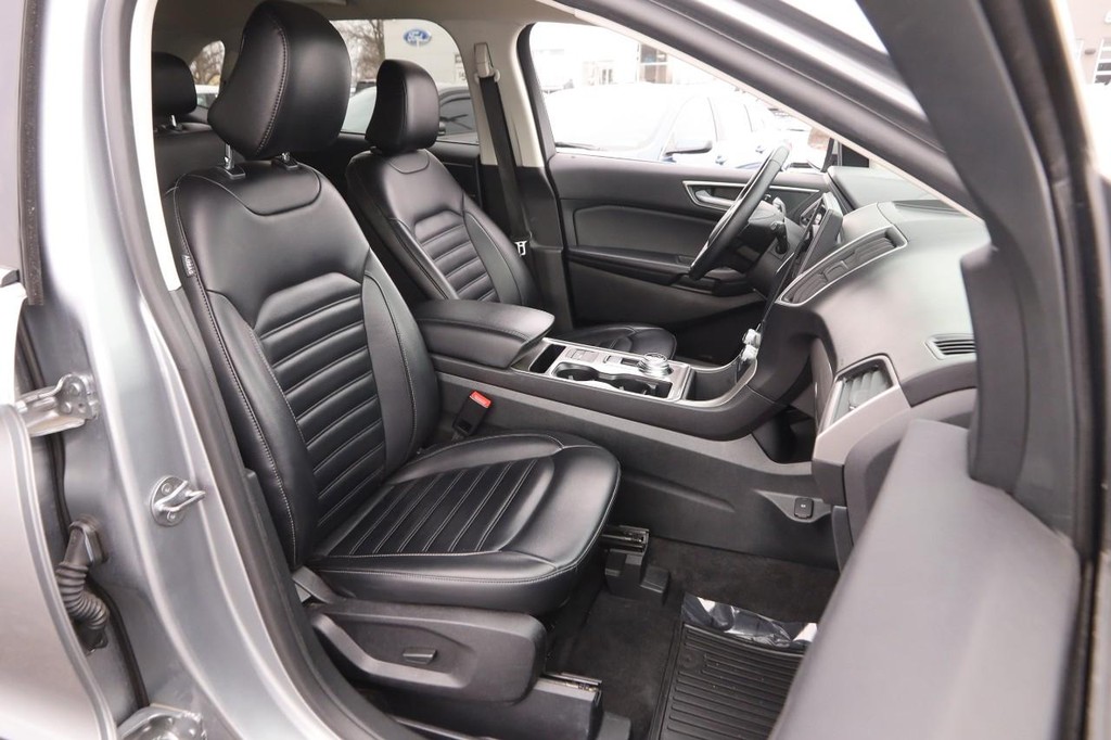 Ford Edge Vehicle Image 24