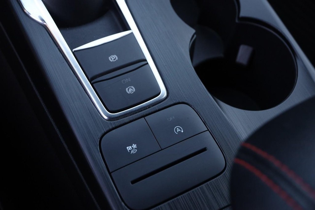 Ford Escape Vehicle Image 18