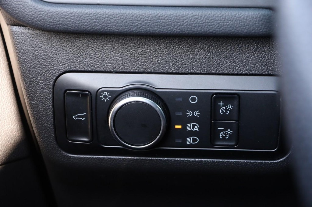 Ford Escape Vehicle Image 19