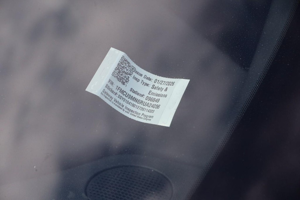 Ford Escape Vehicle Image 29