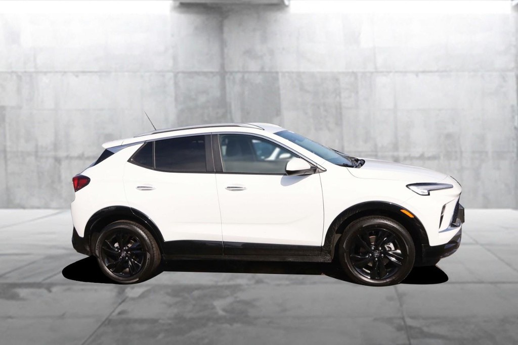 Buick Encore GX Vehicle Image 05