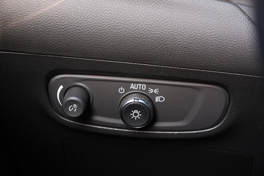 Buick Encore GX Vehicle Image 18