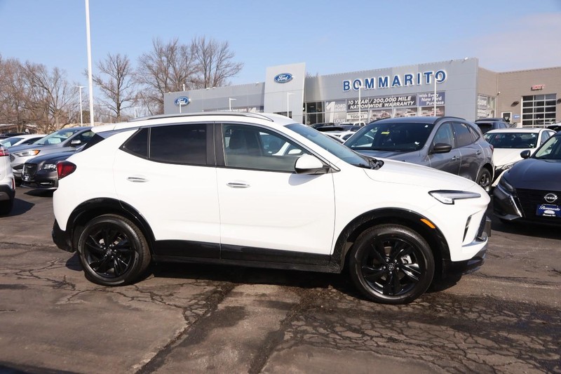 Buick Encore GX Vehicle Image 05