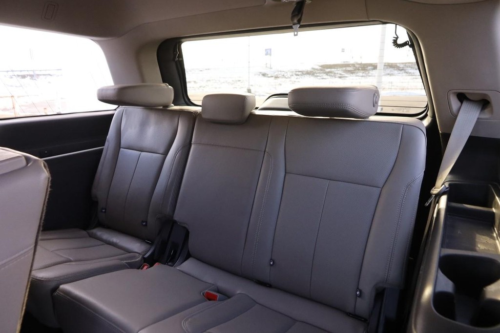 Ford Expedition Vehicle Image 11