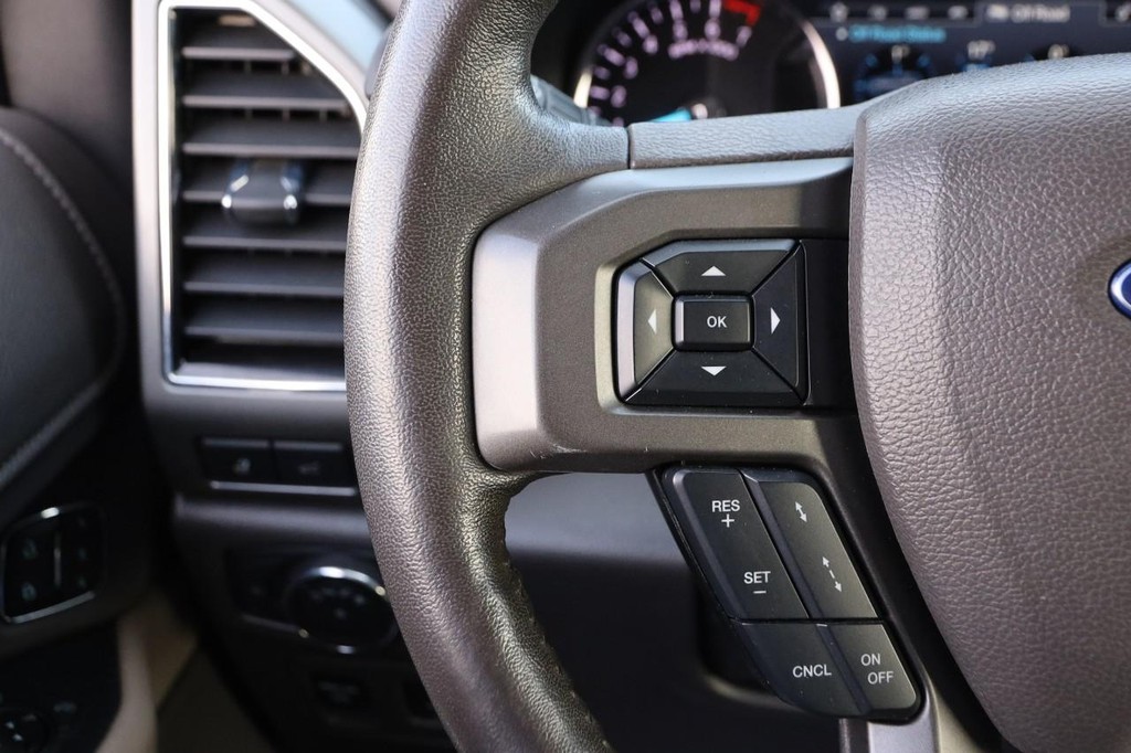 Ford Expedition Vehicle Image 13