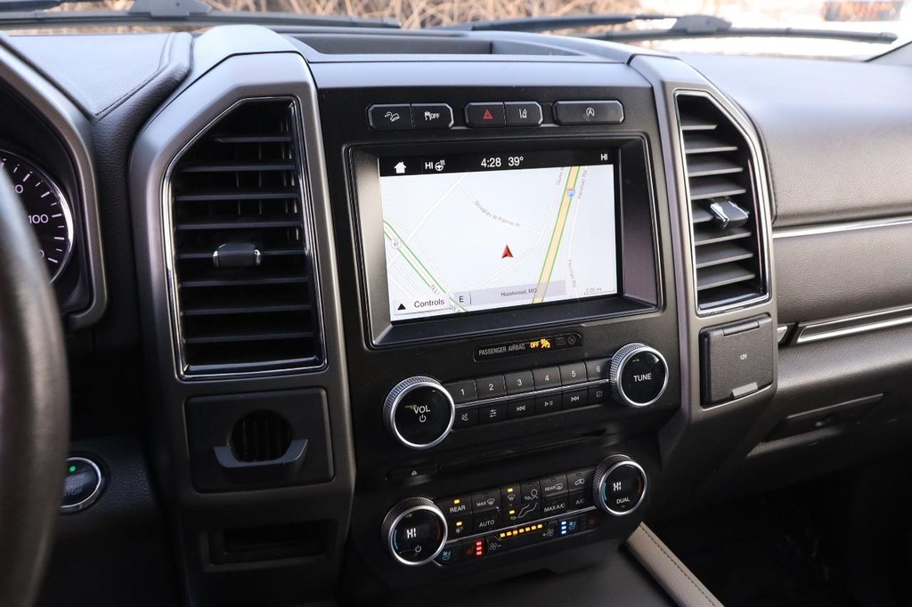 Ford Expedition Vehicle Image 17