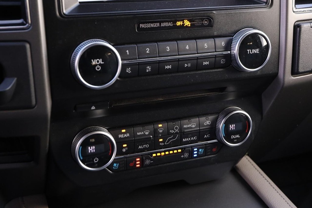 Ford Expedition Vehicle Image 19