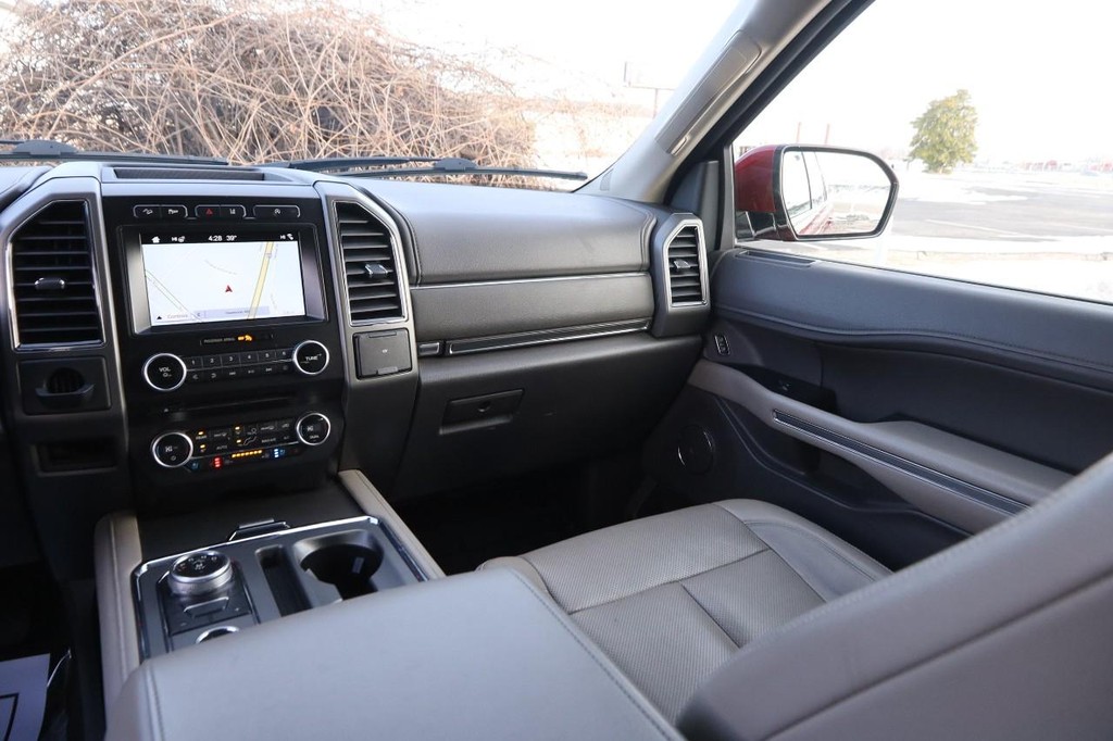 Ford Expedition Vehicle Image 25