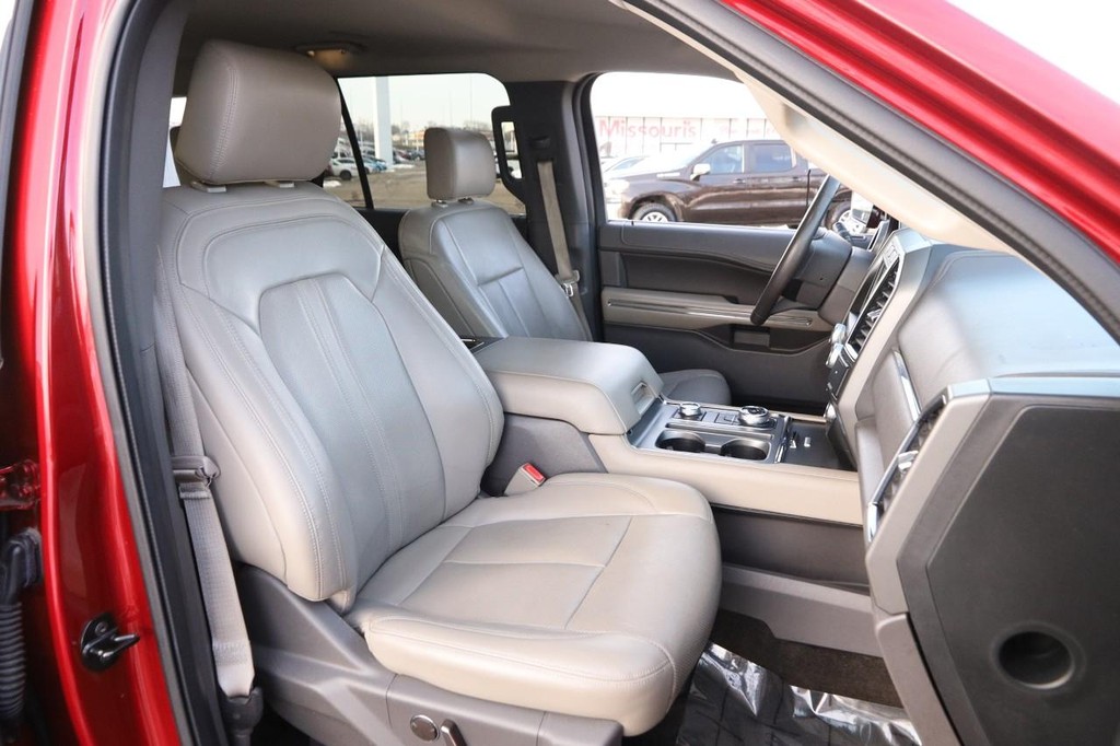Ford Expedition Vehicle Image 26