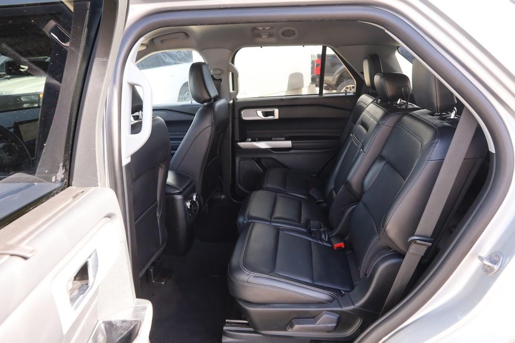 Ford Explorer Vehicle Image 10