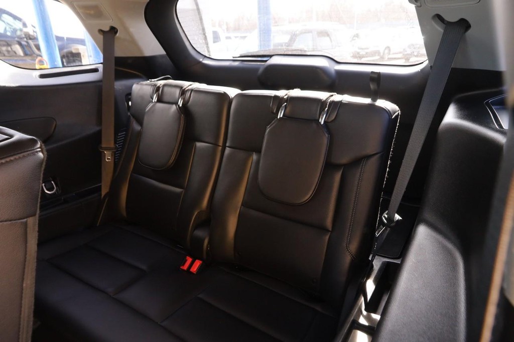 Ford Explorer Vehicle Image 11