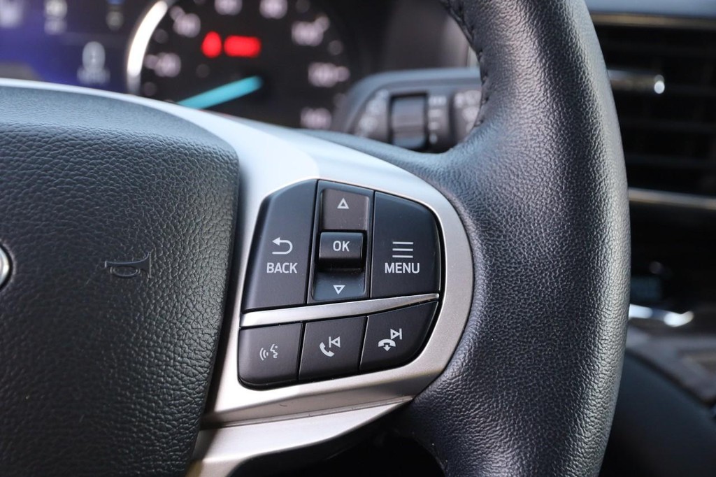 Ford Explorer Vehicle Image 14