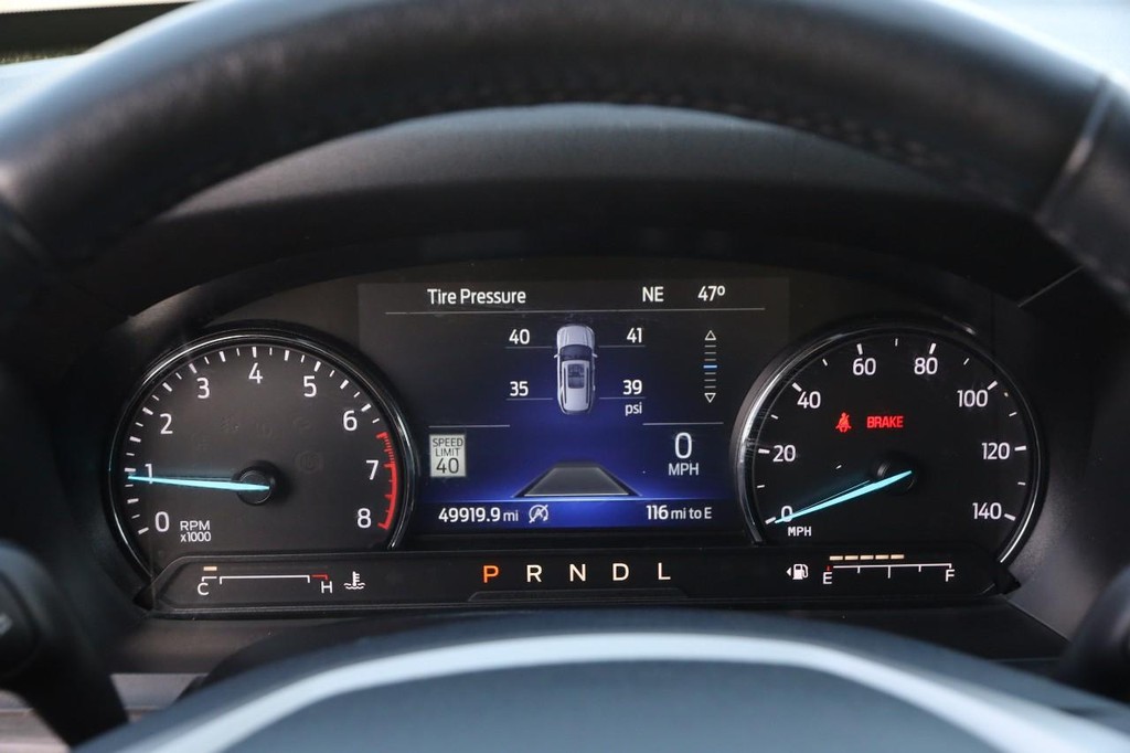 Ford Explorer Vehicle Image 15