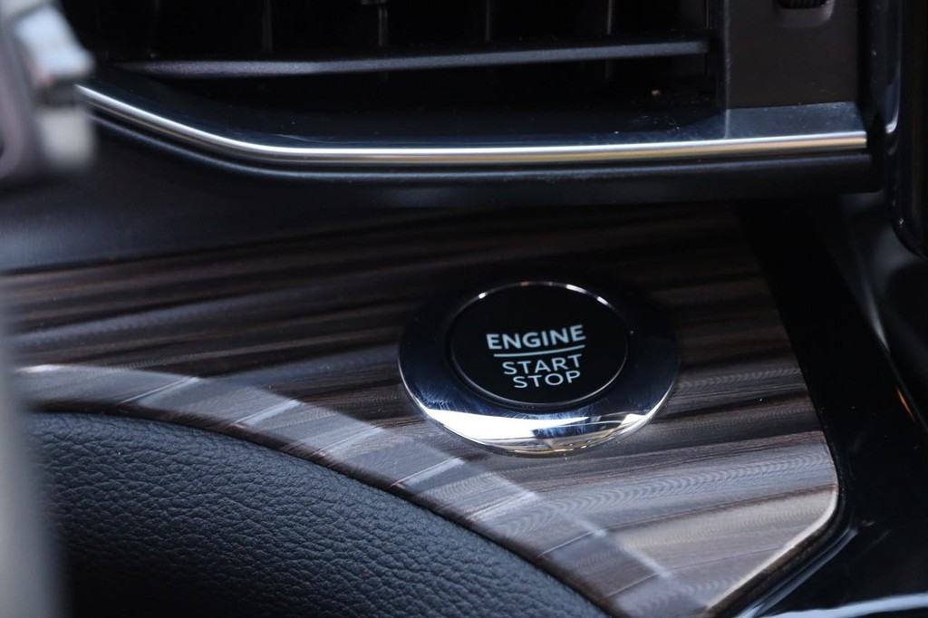 Ford Explorer Vehicle Image 16