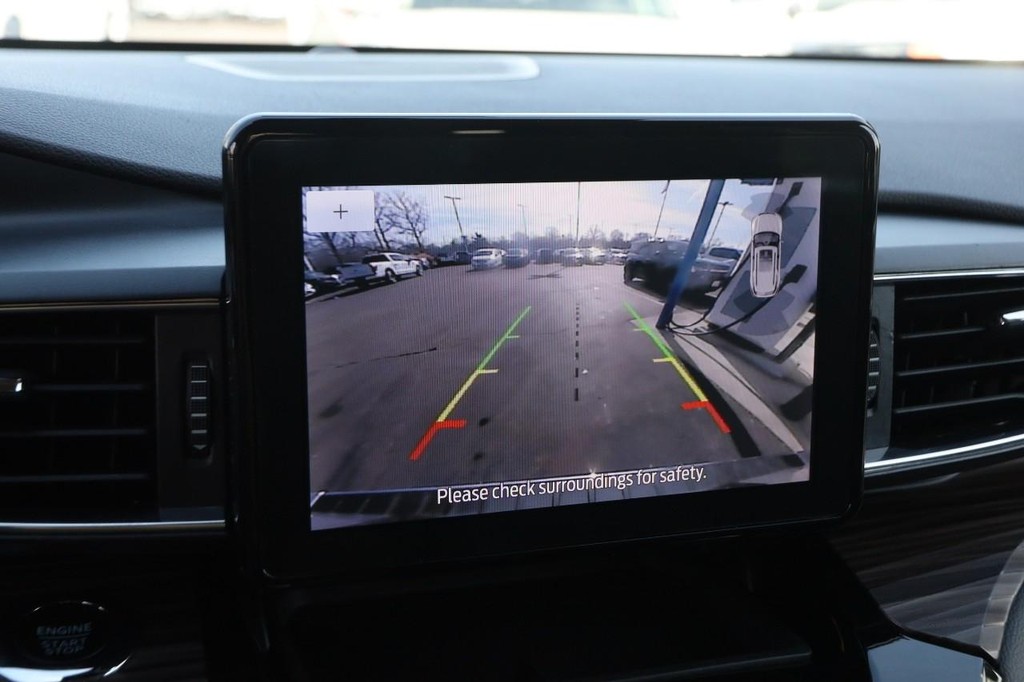 Ford Explorer Vehicle Image 18