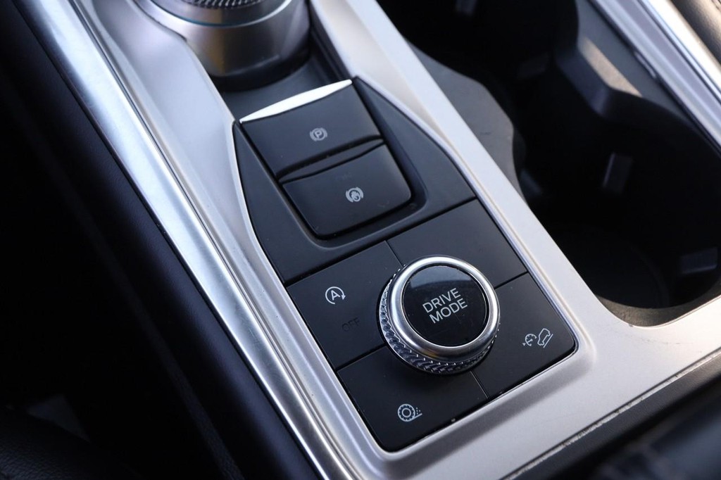 Ford Explorer Vehicle Image 20