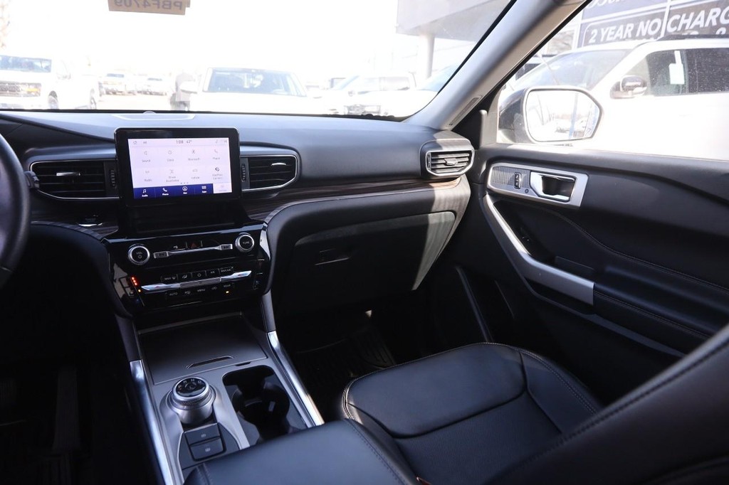 Ford Explorer Vehicle Image 26