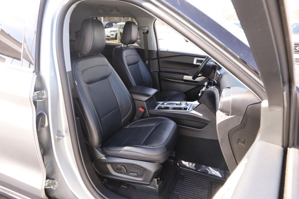 Ford Explorer Vehicle Image 27