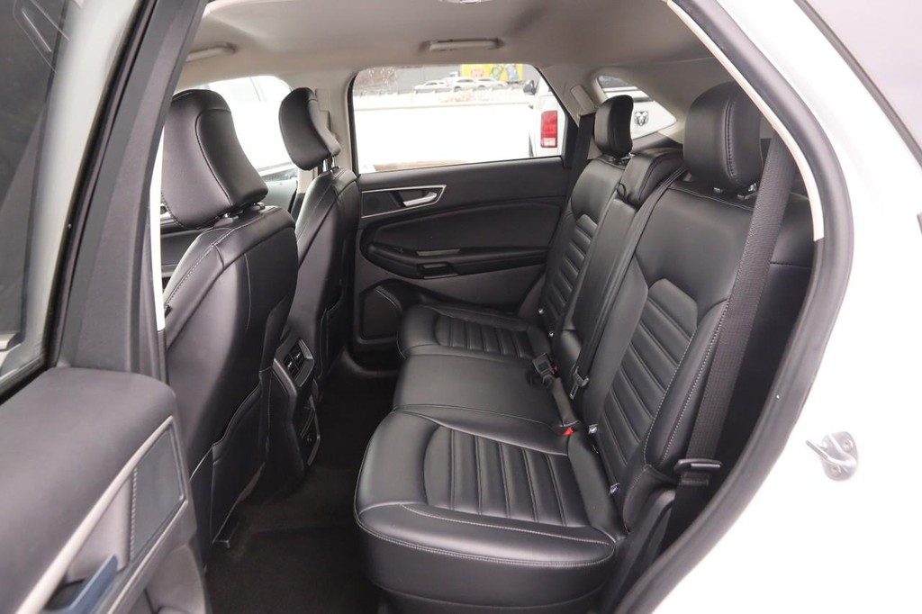 Ford Edge Vehicle Image 09