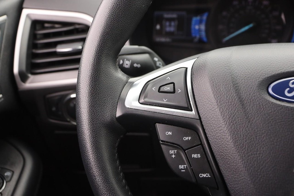 Ford Edge Vehicle Image 11