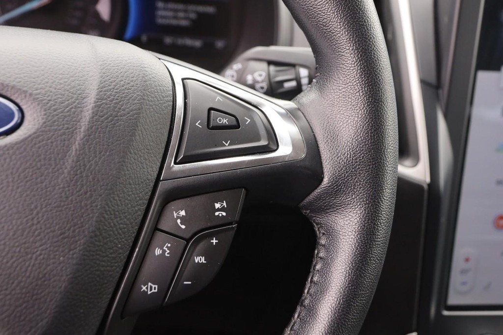 Ford Edge Vehicle Image 12