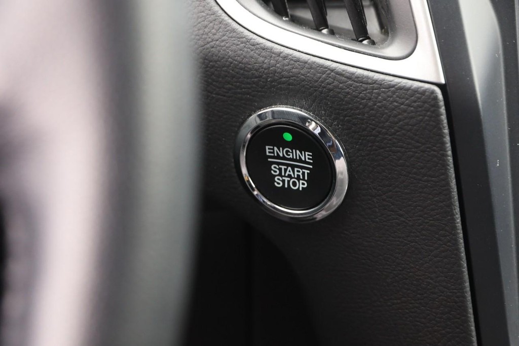 Ford Edge Vehicle Image 14