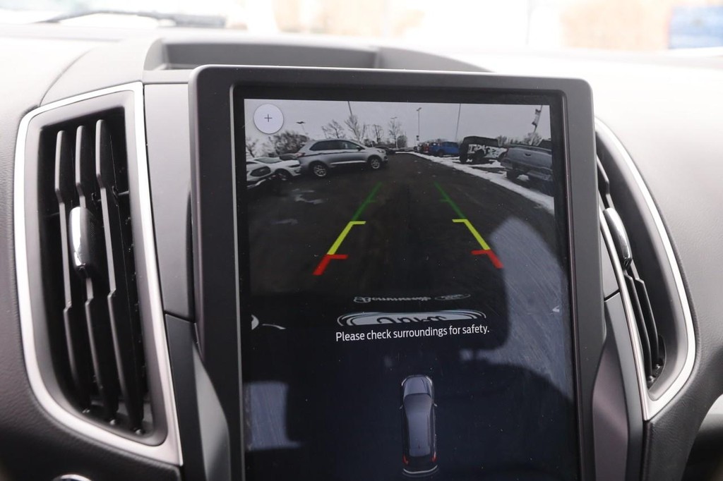 Ford Edge Vehicle Image 16