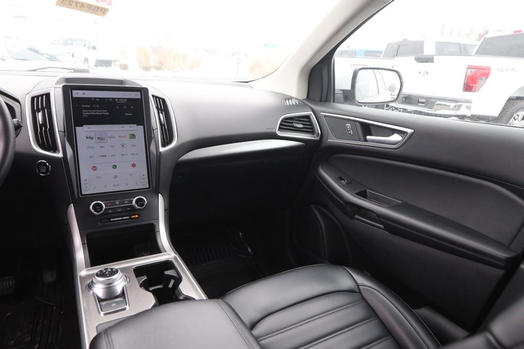 Ford Edge Vehicle Image 23