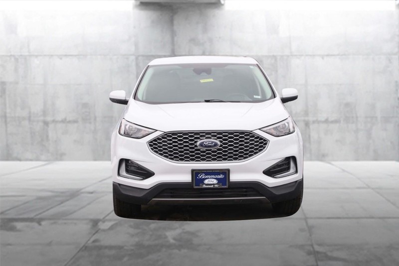 Ford Edge Vehicle Image 04