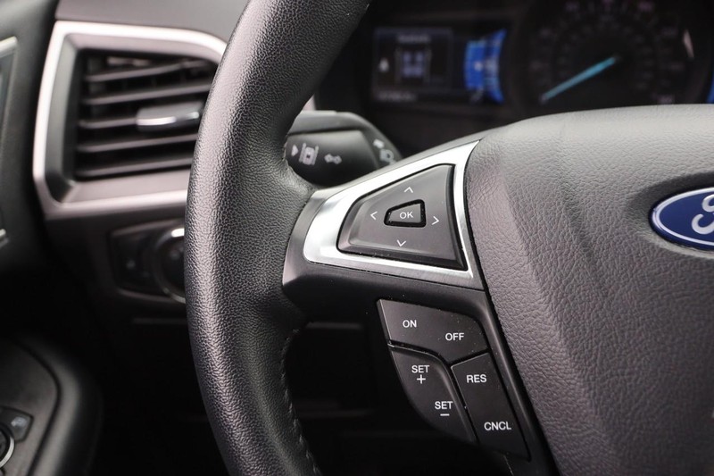 Ford Edge Vehicle Image 11