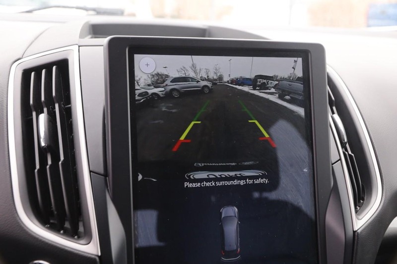 Ford Edge Vehicle Image 16