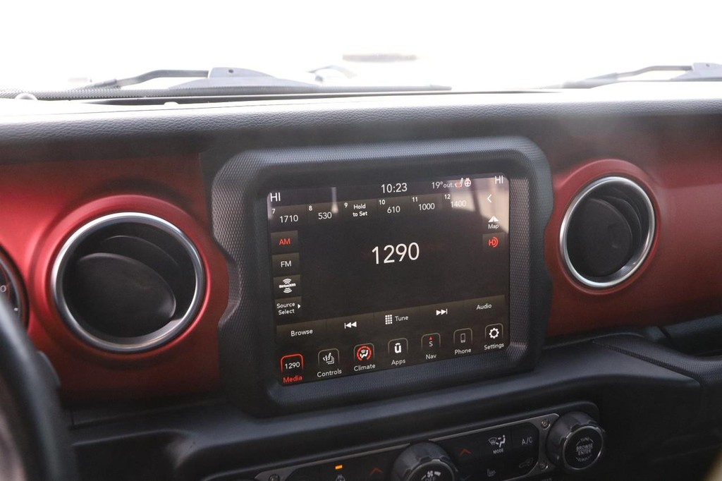 Jeep Gladiator Vehicle Image 16