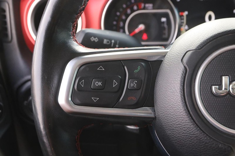 Jeep Gladiator Vehicle Image 12