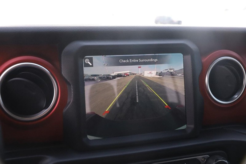 Jeep Gladiator Vehicle Image 17