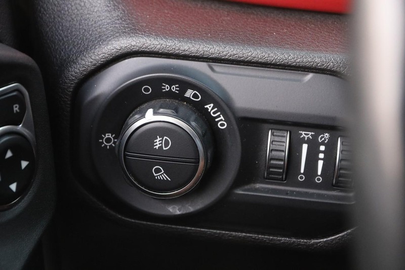 Jeep Gladiator Vehicle Image 21