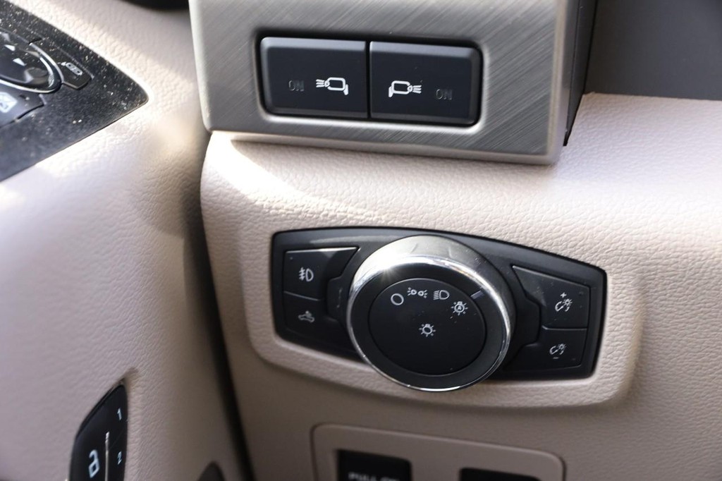 Ford F-150 Vehicle Image 17