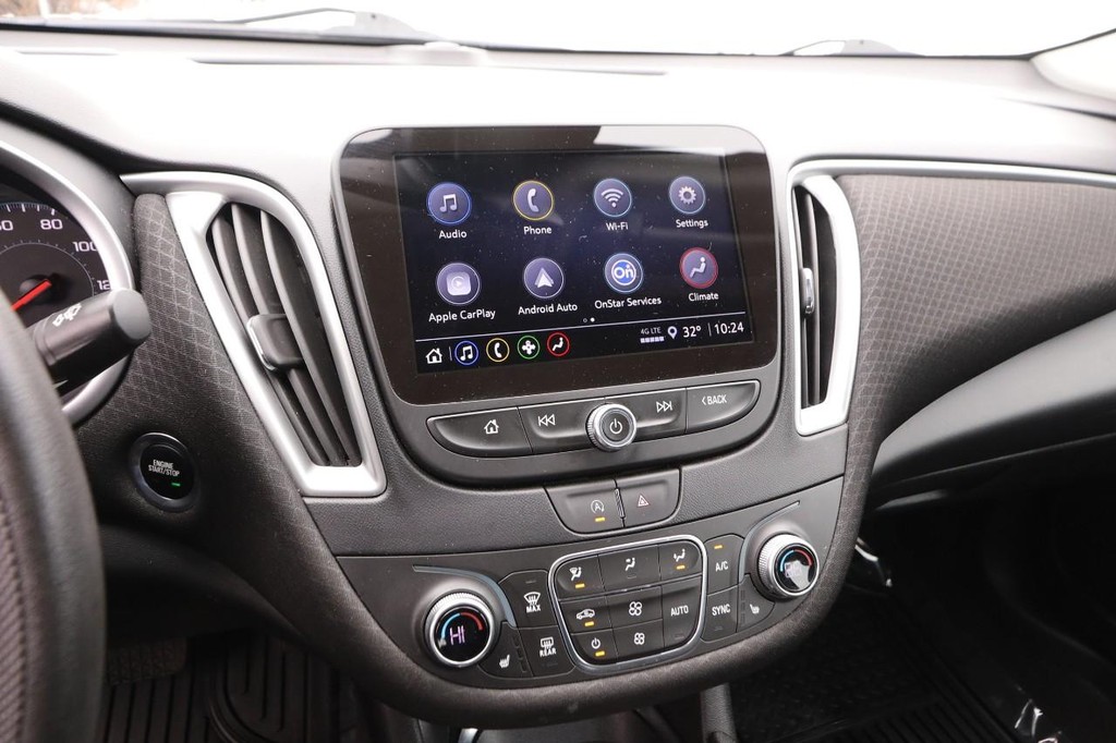 Chevrolet Malibu Vehicle Image 16