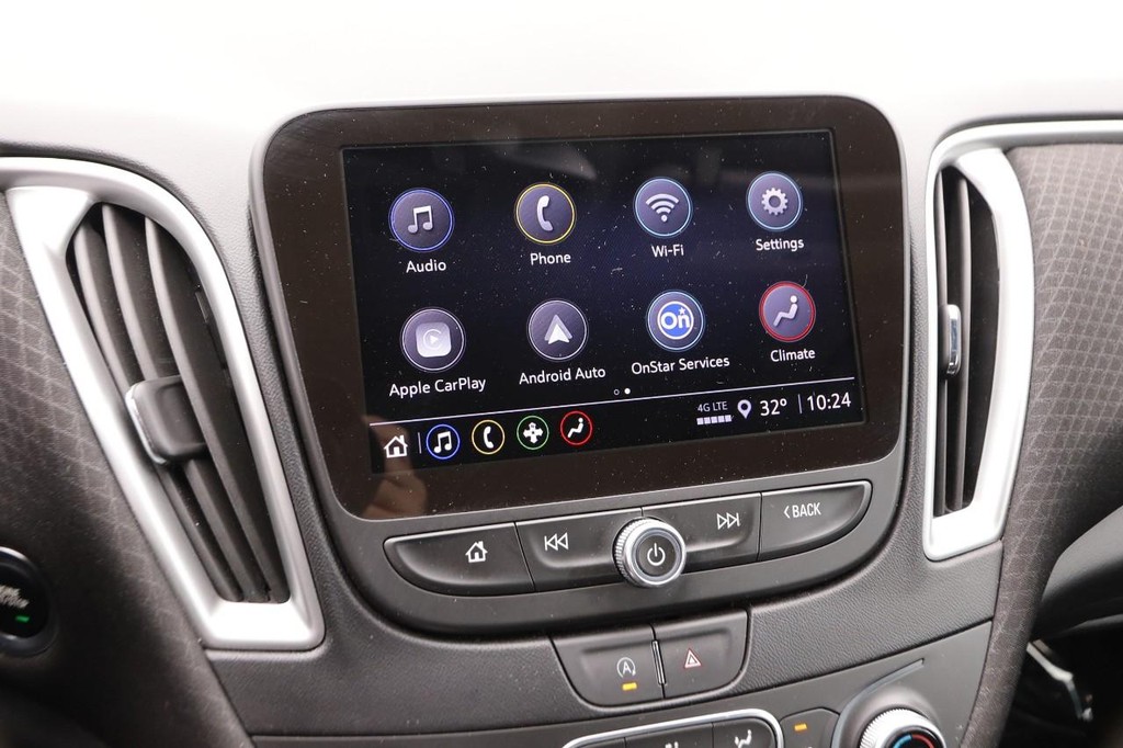 Chevrolet Malibu Vehicle Image 17