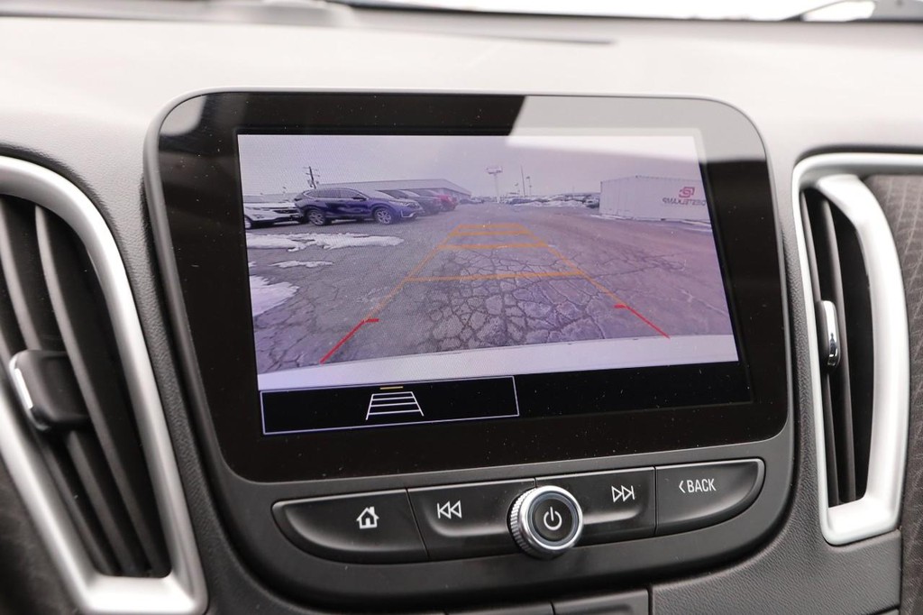 Chevrolet Malibu Vehicle Image 18