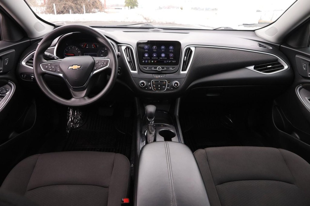 Chevrolet Malibu Vehicle Image 21