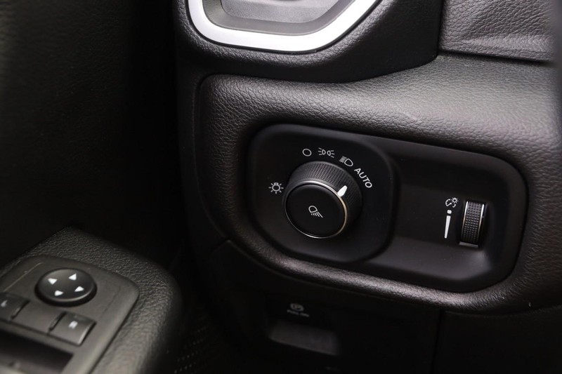 Ram 1500 Vehicle Image 20