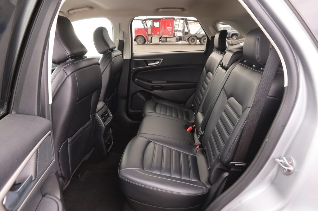 Ford Edge Vehicle Image 09