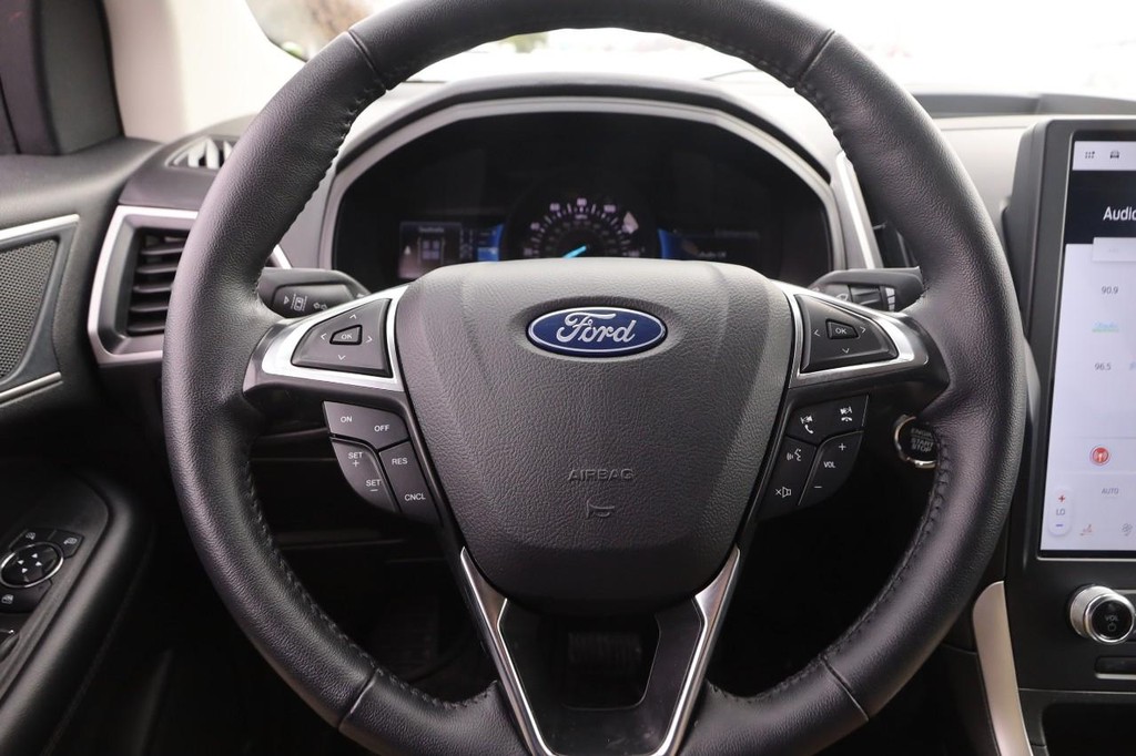 Ford Edge Vehicle Image 10