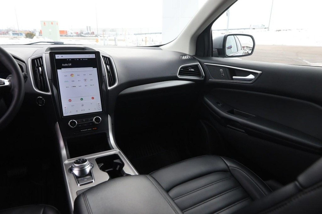 Ford Edge Vehicle Image 23