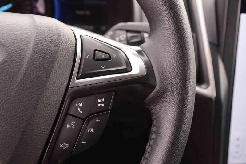 Ford Edge Vehicle Image 12