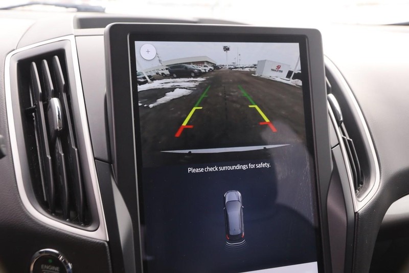 Ford Edge Vehicle Image 16