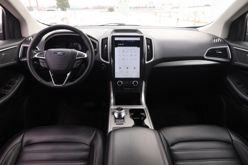 Ford Edge Vehicle Image 19
